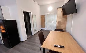 LA - Altdorf Apartments